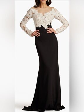Tadashi shoji Floral Lace Bodice Mixed Media Long Sleeve Gown size 16